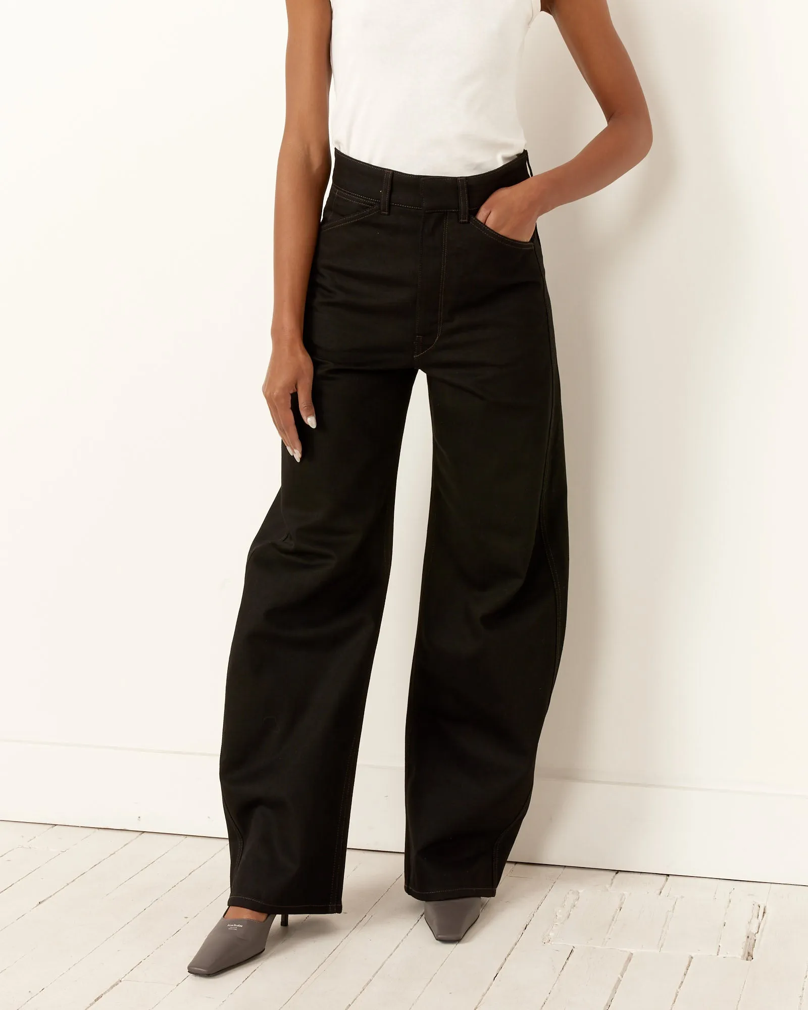 Black High Rise Curved Pants