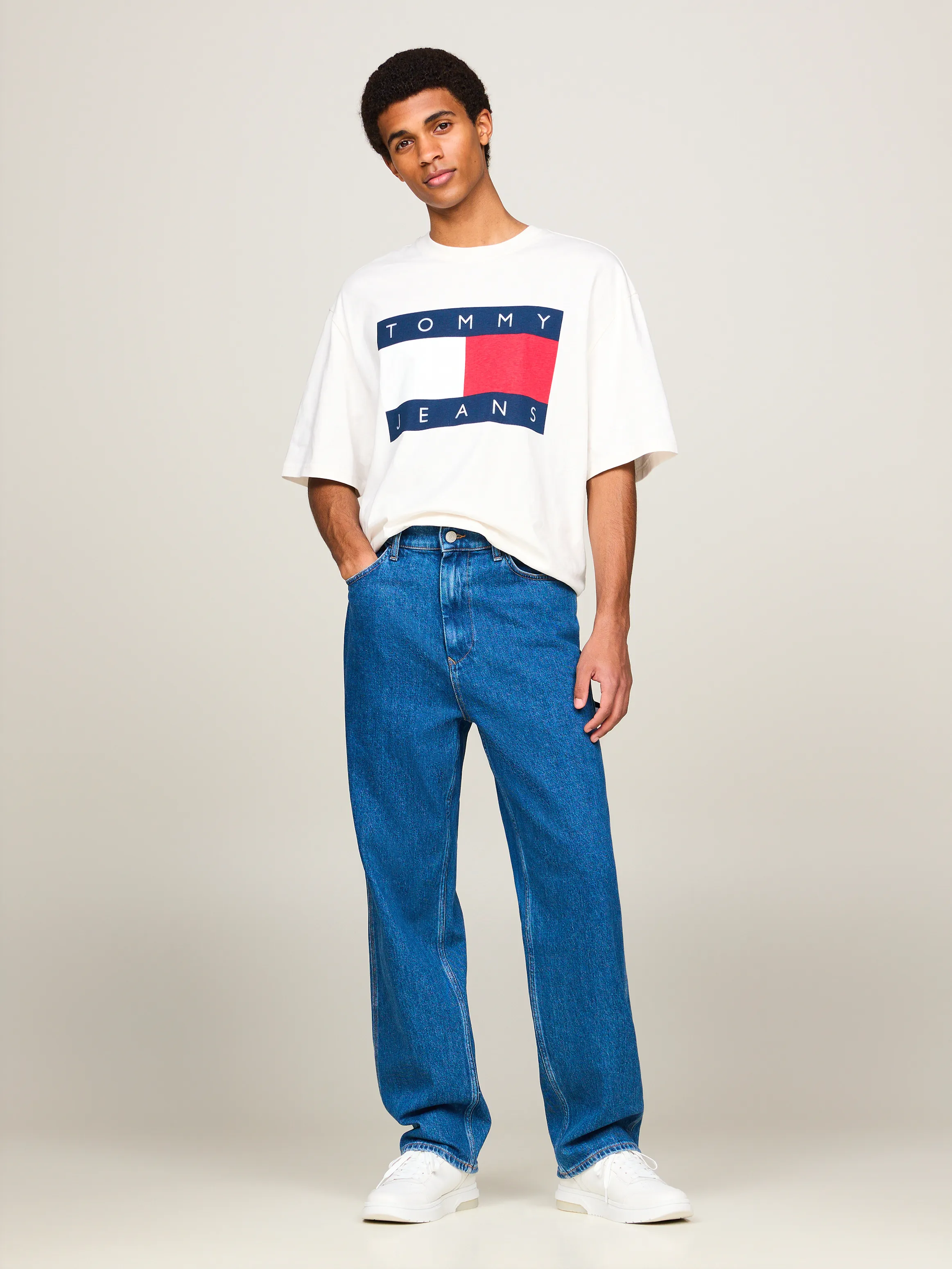 Flag Badge Oversized Fit T-Shirt | T-Shirts | Tommy Jeans