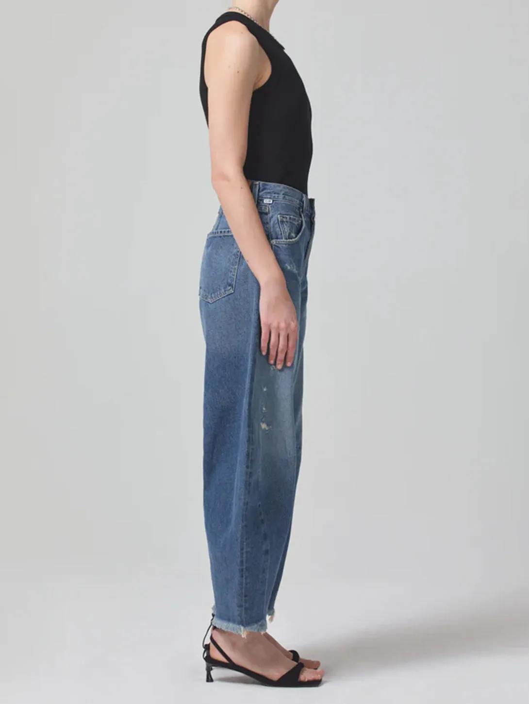 Stylish Magnolia Horseshoe Cut Jeans