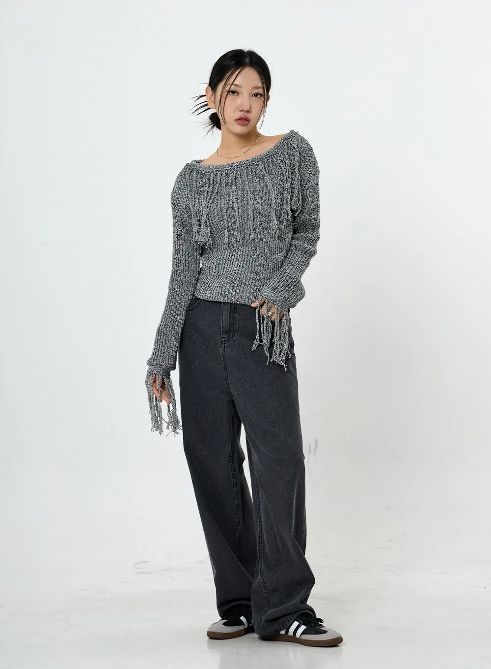 Long Sleeve Knit Top with Fringed Collin Design