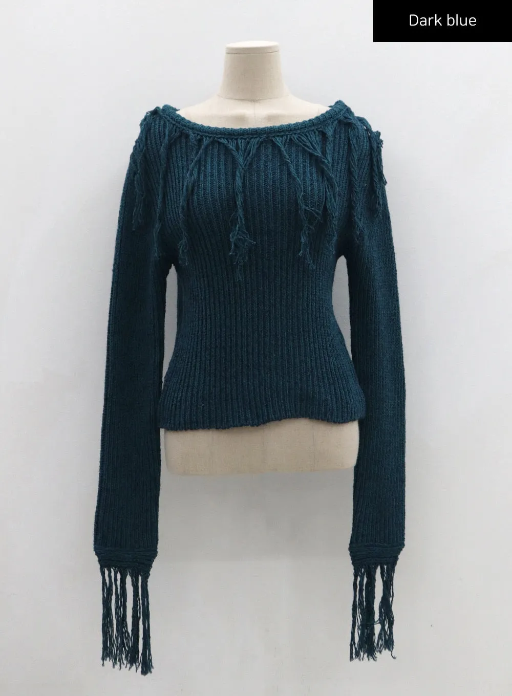 Long Sleeve Knit Top with Fringed Collin Design