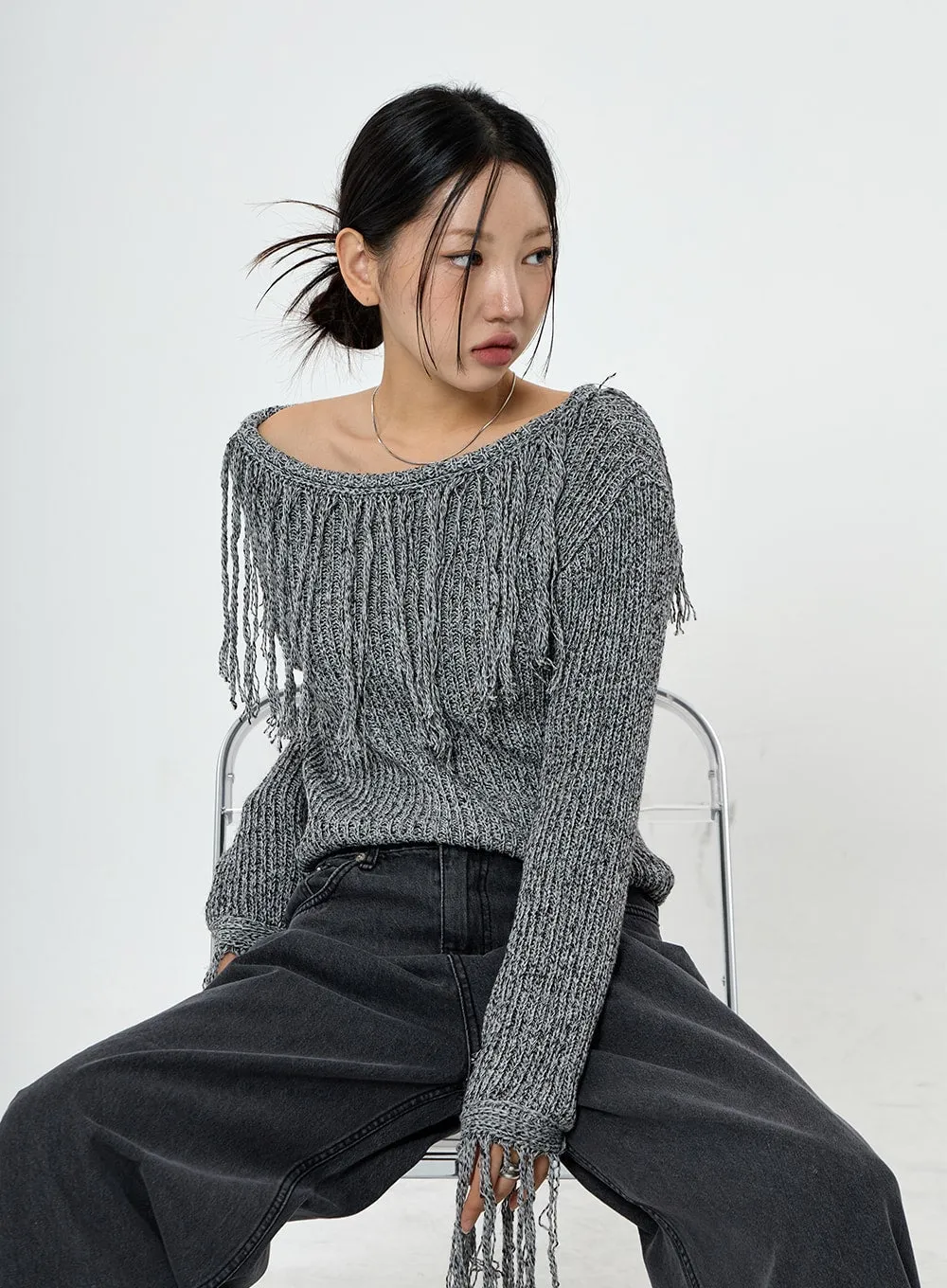 Long Sleeve Knit Top with Fringed Collin Design