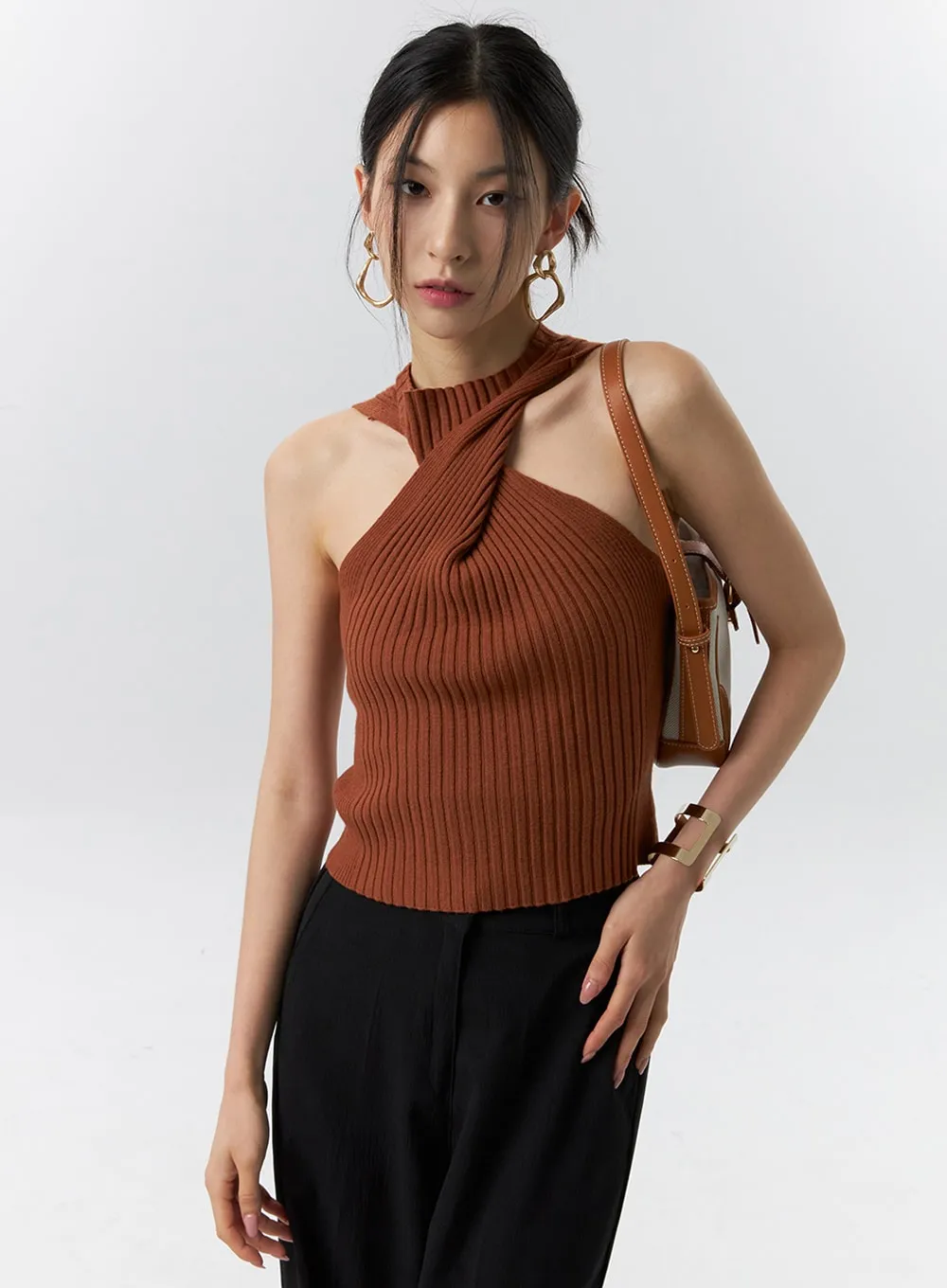 IL326 Halter Neck Ribbed Top