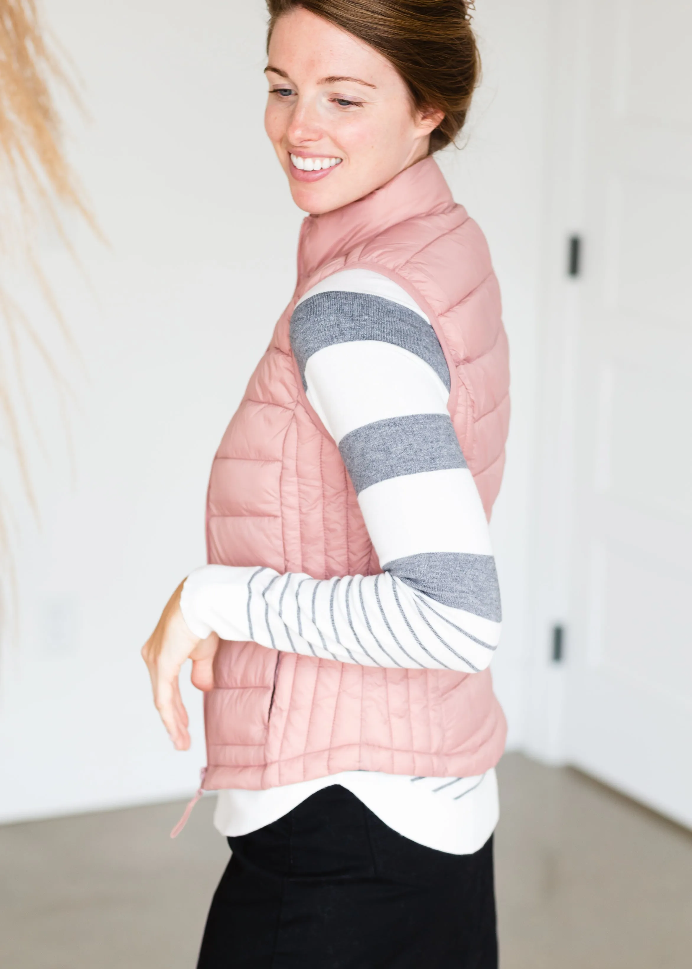 Packable Puffer Vest in Mauve